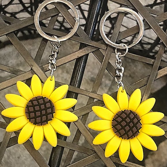 Free Give Away Sunflower Key Chain With Purchase Of Bag & Scarf! - Picture 8 of 15